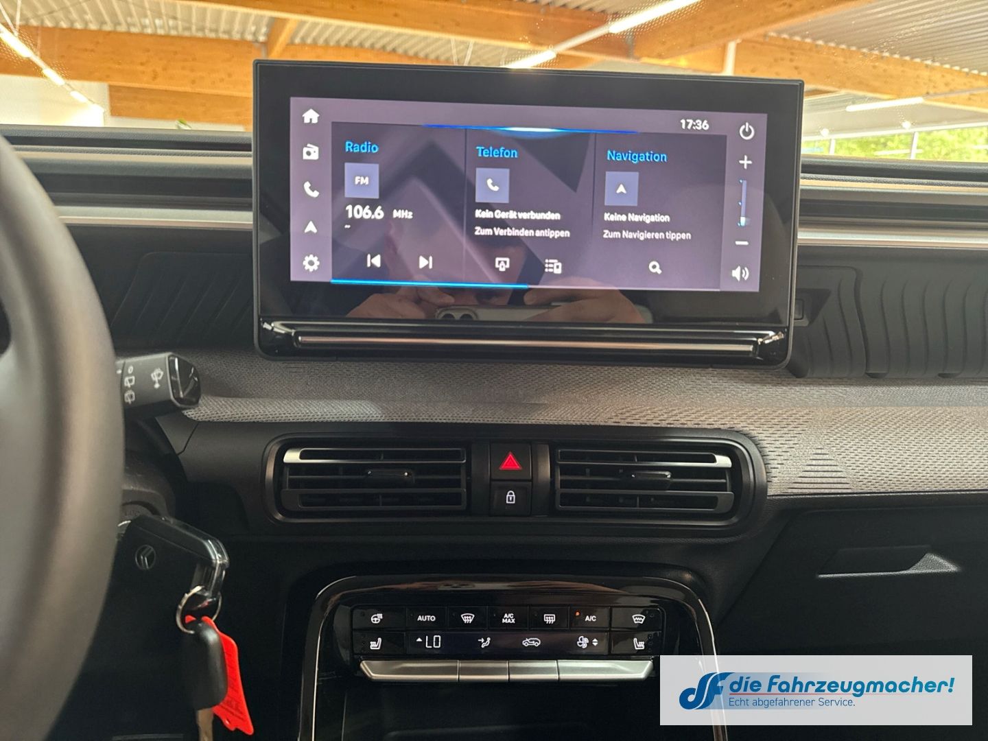 Fahrzeugabbildung Citroën C3 E 113 MAX HUD Navi Soundsystem LED Apple CarP