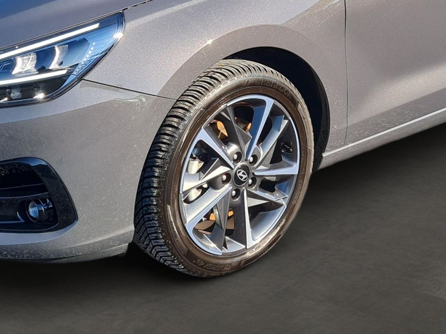 Fahrzeugabbildung Hyundai i30 ADVANTAGE 1.0 AUT. PLUS-P+ALLWETTER+TEMPOMAT