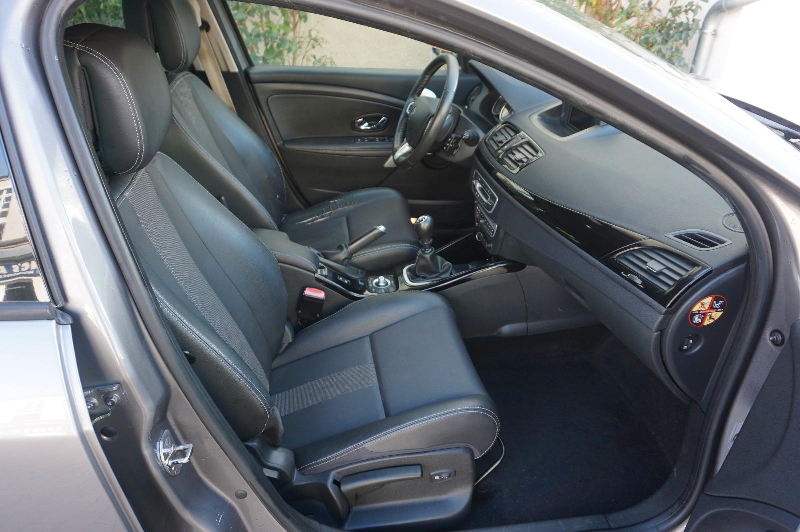 Renault Megane 2011 — photo 13