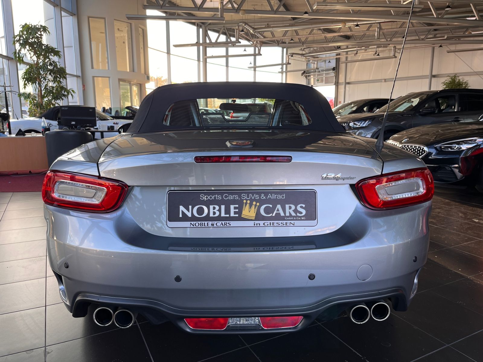 Fahrzeugabbildung Abarth 124 Spider  BOSE LEDER ALU