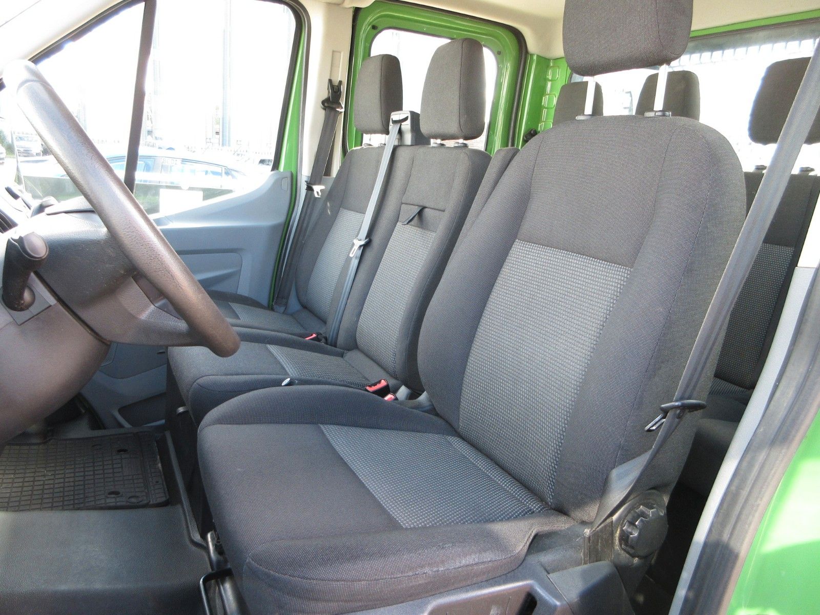 Fahrzeugabbildung Ford Transit Pritsche 350 L4 DoKa/AHK 3,5 to/7-Sitz