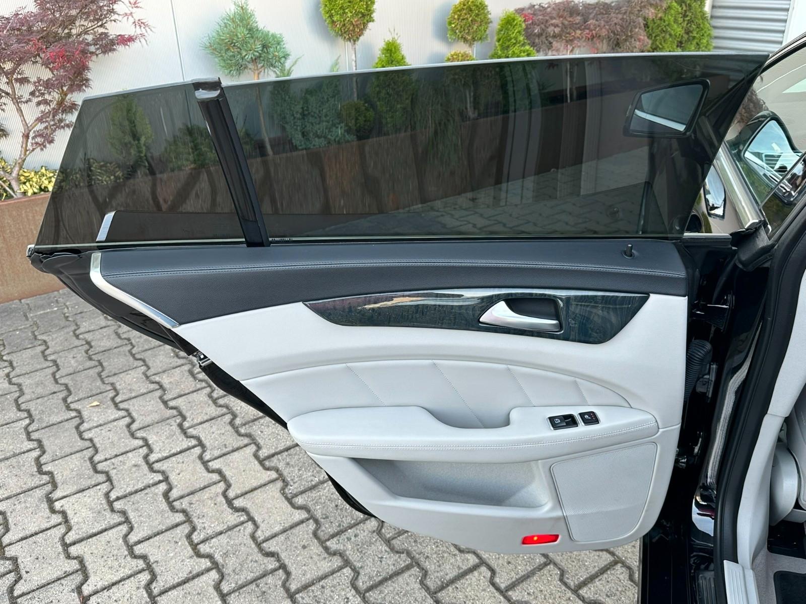 Mercedes-Benz CLS Shooting Brake 350 CDI V6 265 ch BVA 4Matic / Cuir / Sièges massants / Toit ouvrant / Suspension pneumatique