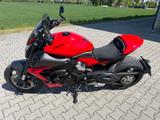 Ducati Diavel V4 Neuzustand viel Zubehör - DUCATI DIAVEL V4