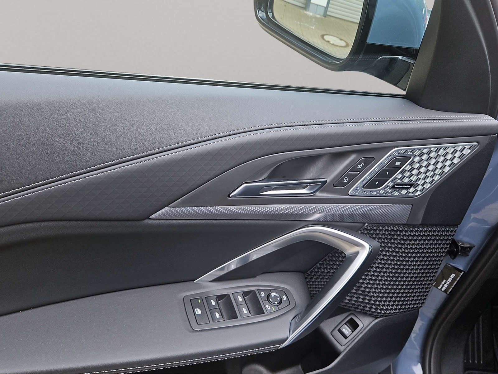 BMW iX2 - Bild 19