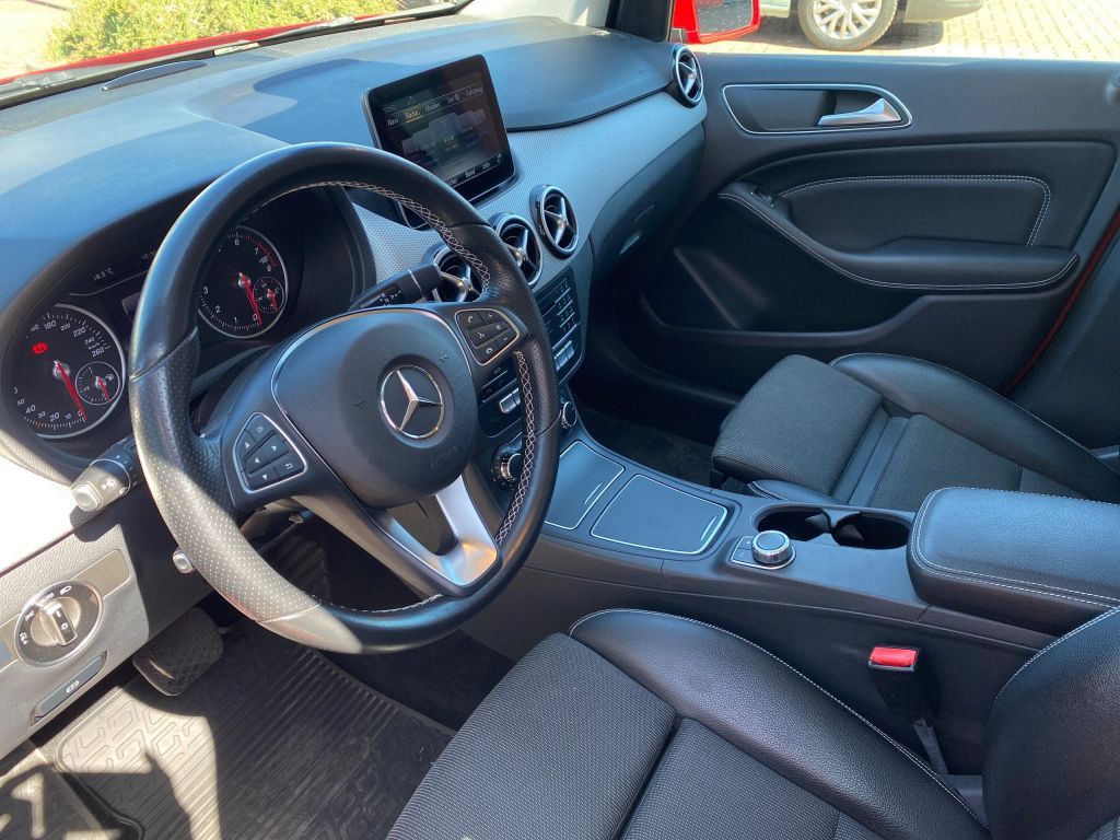 Fahrzeugabbildung Mercedes-Benz B 180 7G-DCT Urban *Navi*Sitzheizung*Automatik*