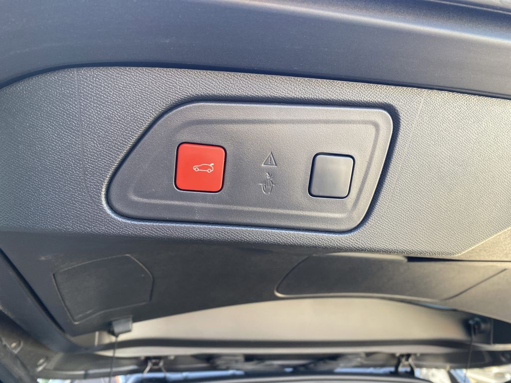 Fahrzeugabbildung Citroën C5 Aircross Hybrid 145 Automatik MAX *Allwetter*