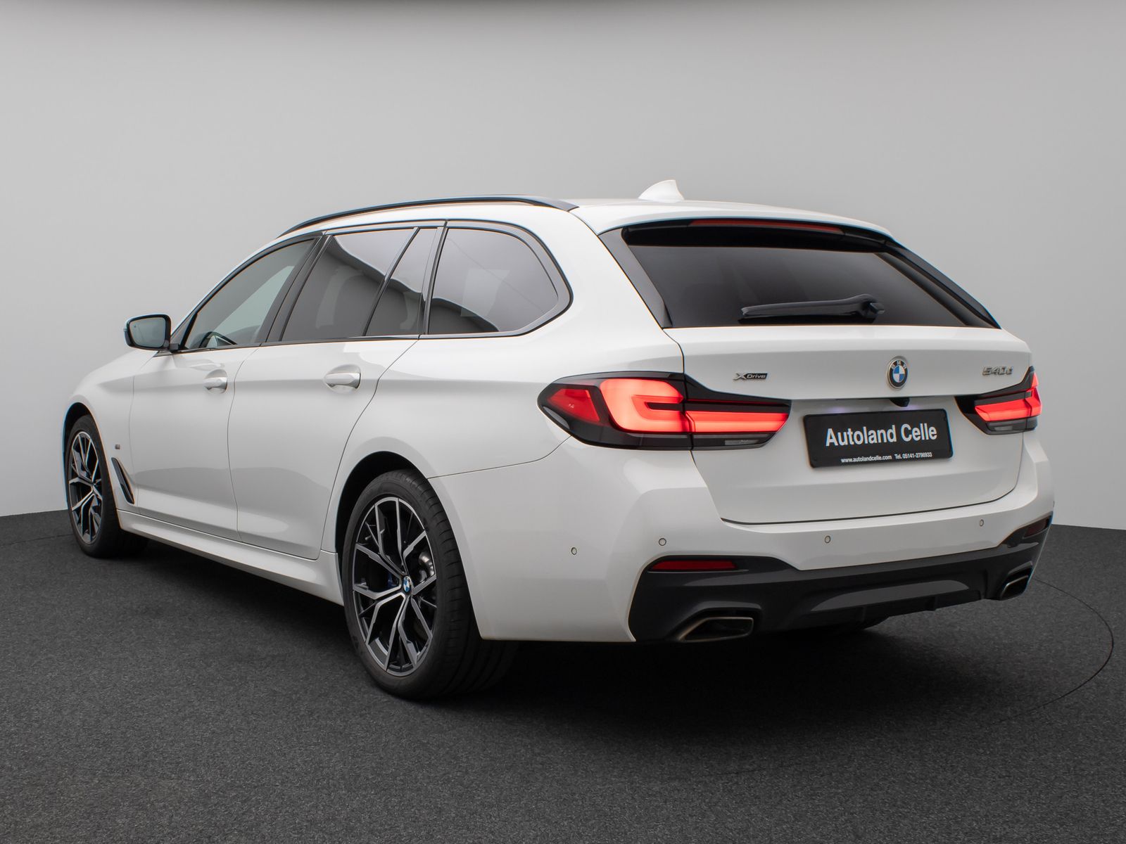 Fahrzeugabbildung BMW 540d xD M Sport Panoram Kamera Laser HUD H/K 19"