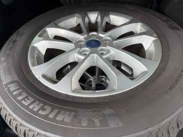Ford Kuga - 10