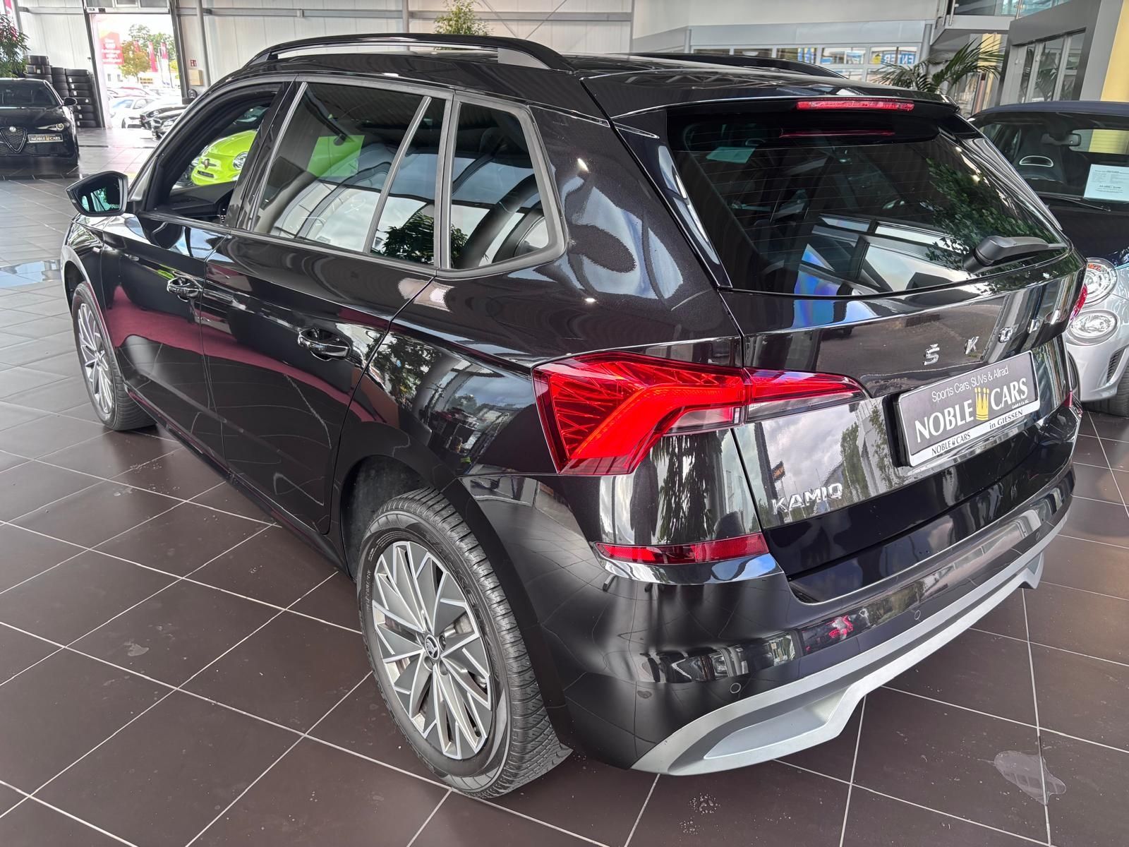 Fahrzeugabbildung SKODA Kamiq 1.5 TSI Clever  NAVI PANO KAMERA