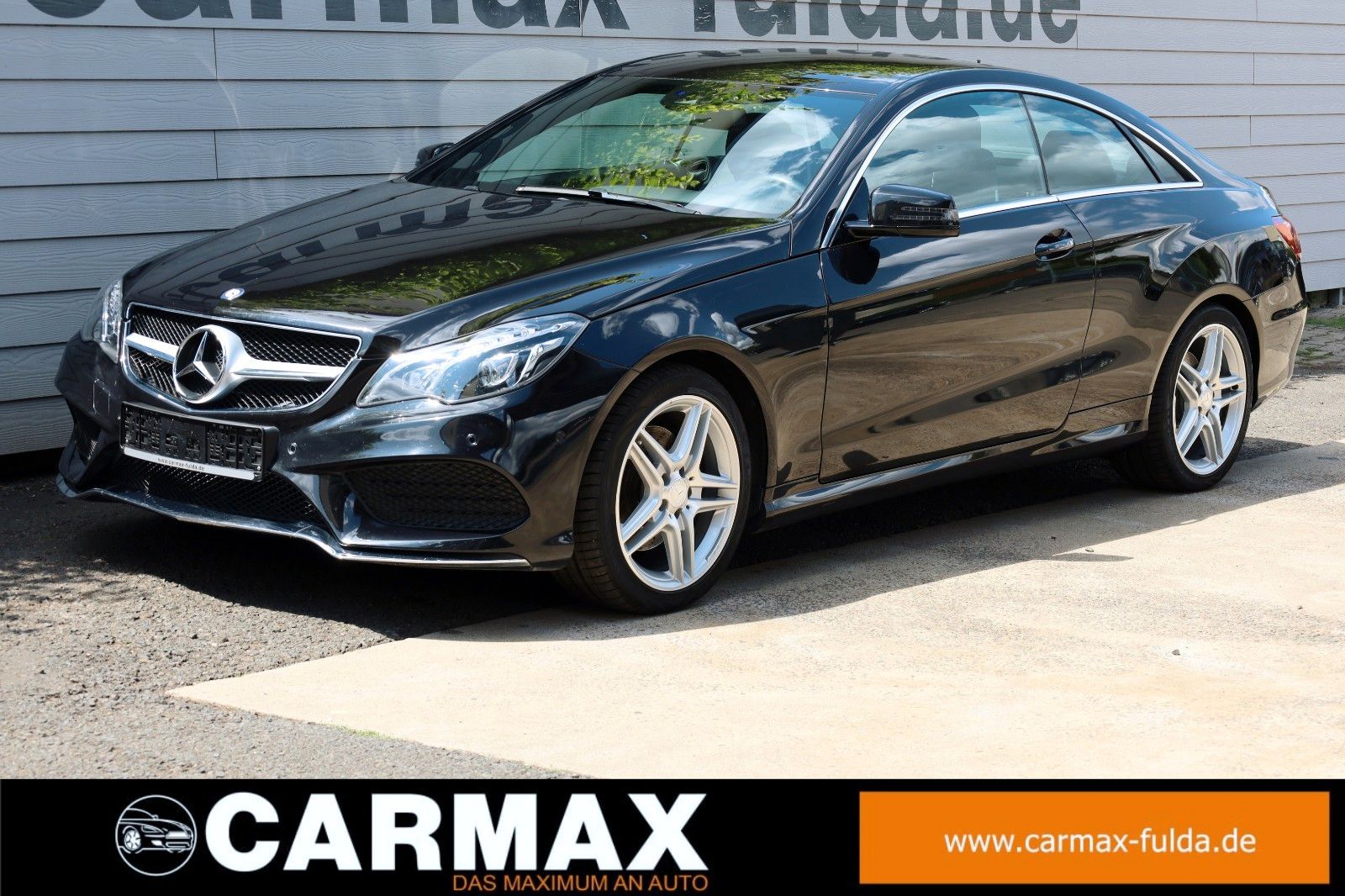 Fahrzeugabbildung Mercedes-Benz E 350d Coupe AMG Line Leder,Navi,LED,Kamera,SH