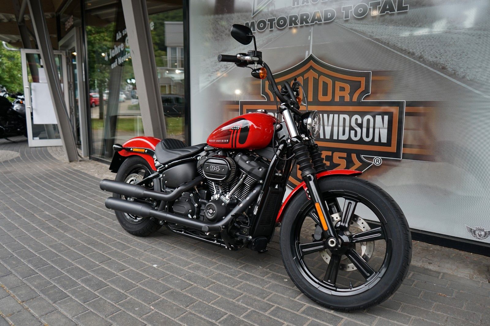 Fahrzeugabbildung Harley-Davidson Street Bob 114 - Kesstech - Neuwertig - Garantie