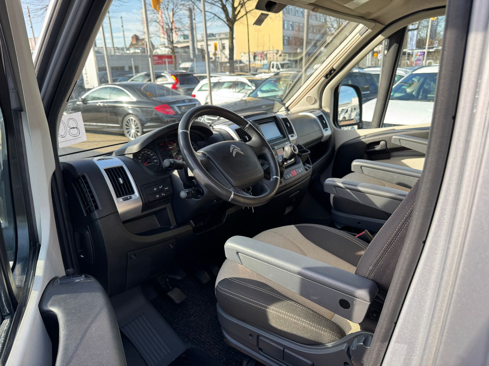 Fahrzeugabbildung Pössl SUMMIT 600 PLUS SOLAR TV AHK KAMERA NAVI SAT 1H