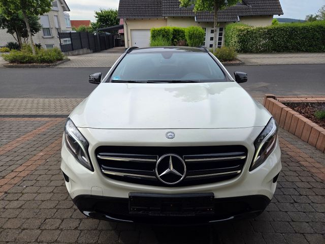 MERCEDES-BENZ GLA 200 Style Night_Paket