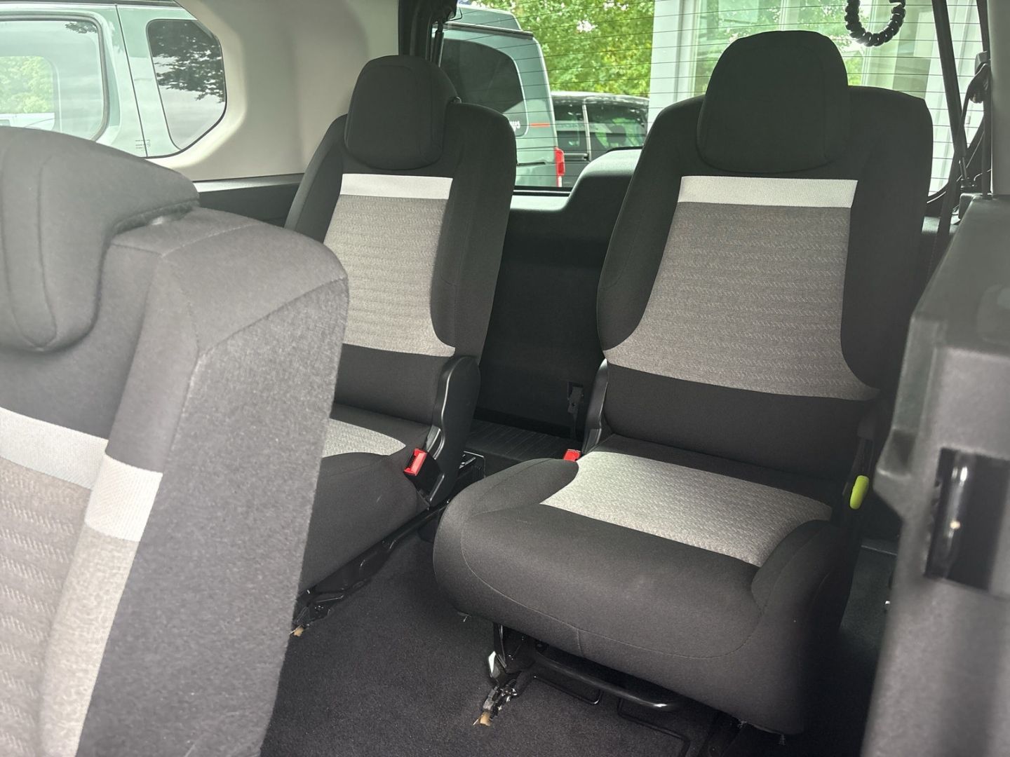 Fahrzeugabbildung Citroën Berlingo XL BlueHDi 130 EAT8 S&S Max Navi CarPla