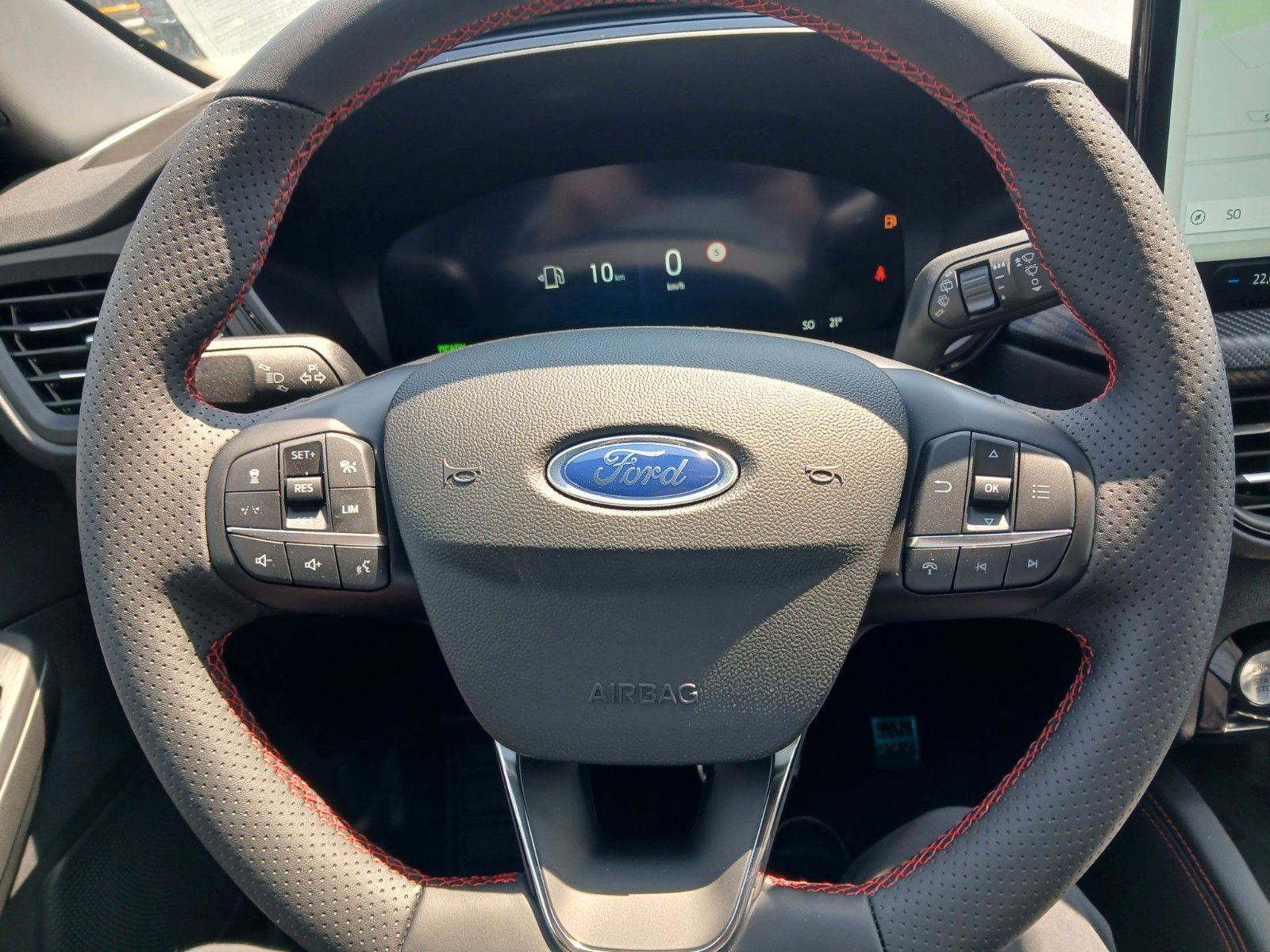 Fahrzeugabbildung Ford Kuga Hybrid ST-Line X