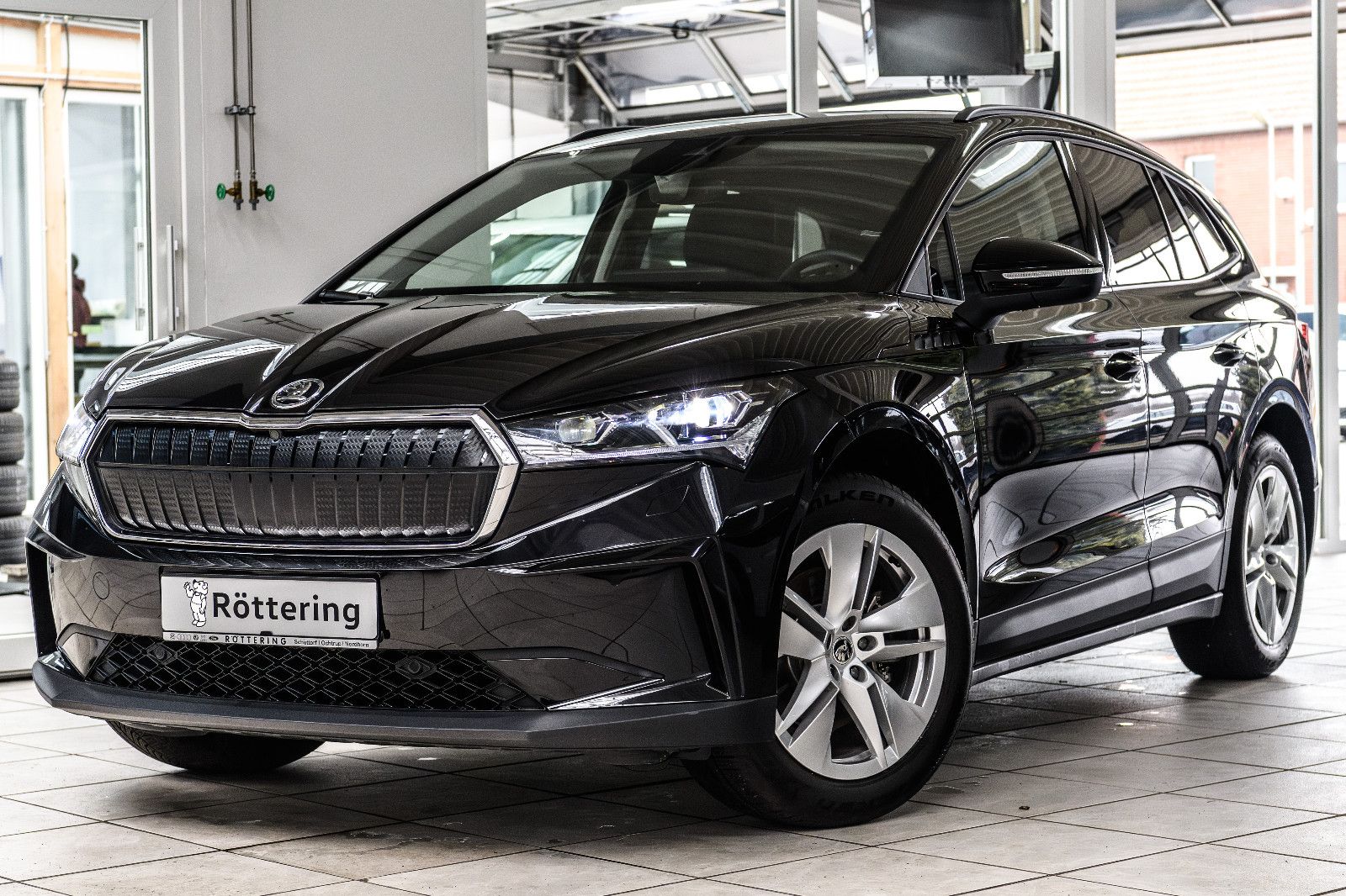 Fahrzeugabbildung SKODA Enyaq 60 Loft MATRIX-LED+RFK+NAVI+KEYLESS+SZH