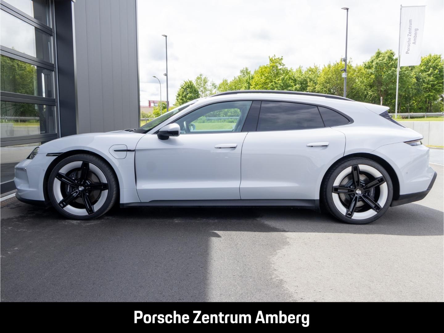 Porsche Taycan Sport Turismo BOSE Panoramadach LED-Matri