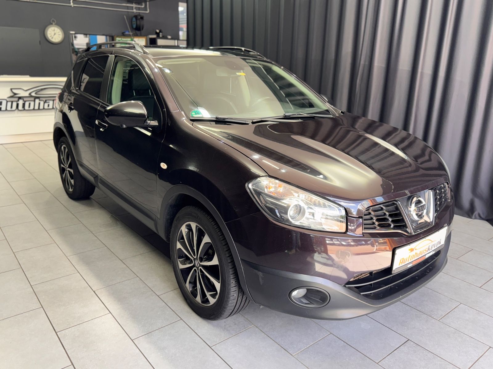 Fahrzeugabbildung Nissan Qashqai 360 4X4|AUTOMATIK|PANO|360KAMERA|NAVI|