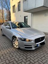 Jaguar XETÜV NEU-AUTOMATIKTAUSCH - gebrauchte Jaguar XE aus dem Jahr 2015