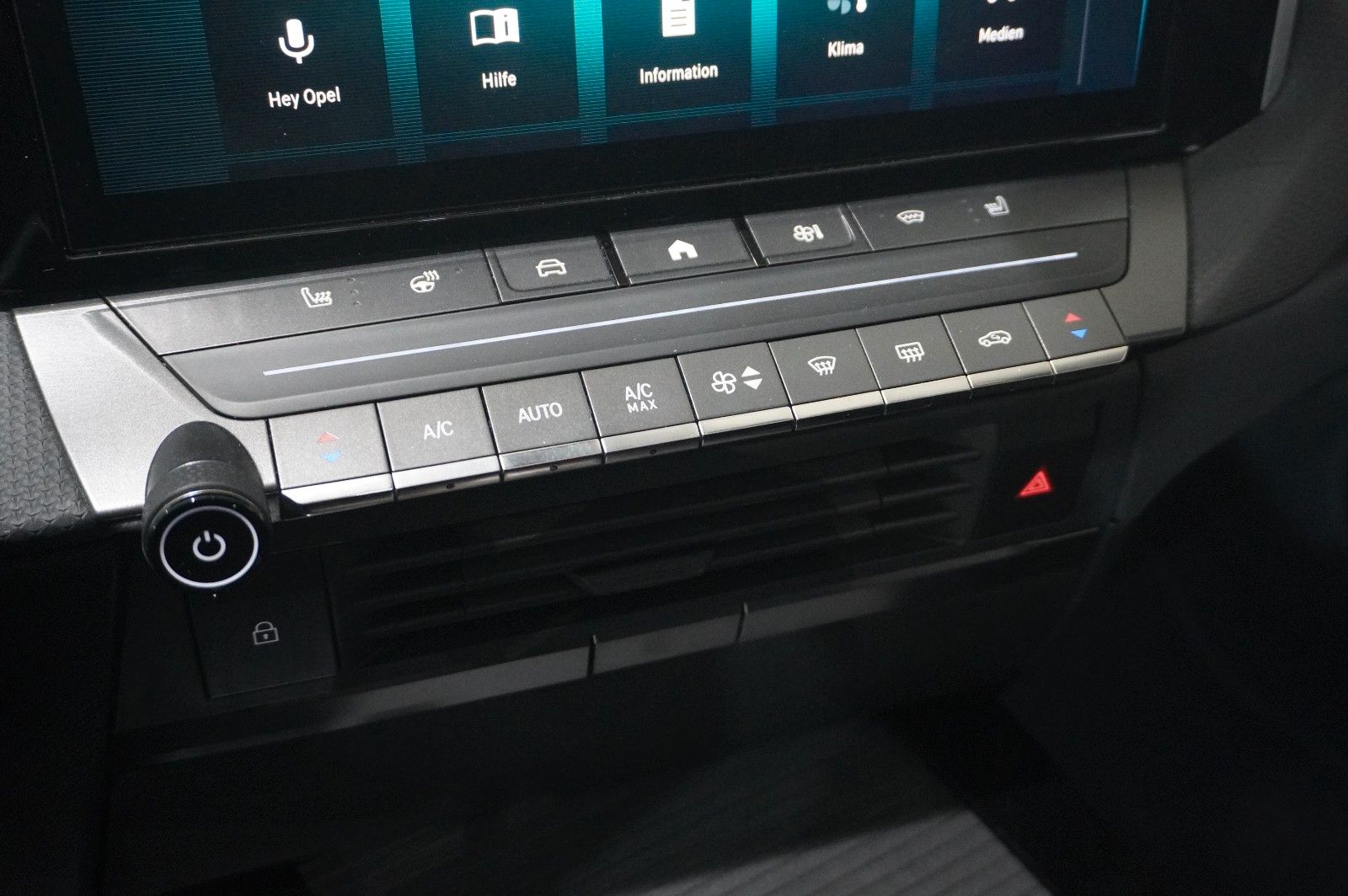 Fahrzeugabbildung Opel Astra L Lim. 1.6 HYBRID ULTIMATE NAVI/360°/HUD