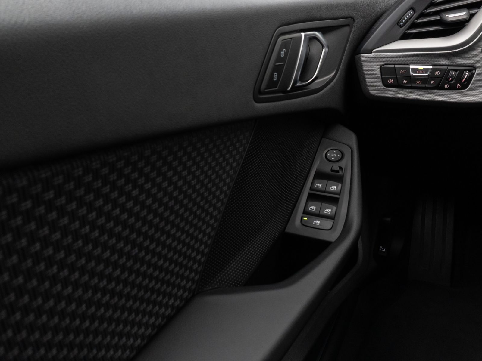 Fahrzeugabbildung BMW 118i DAB CockPitPro PDC LED Geschwindigkeitsreg