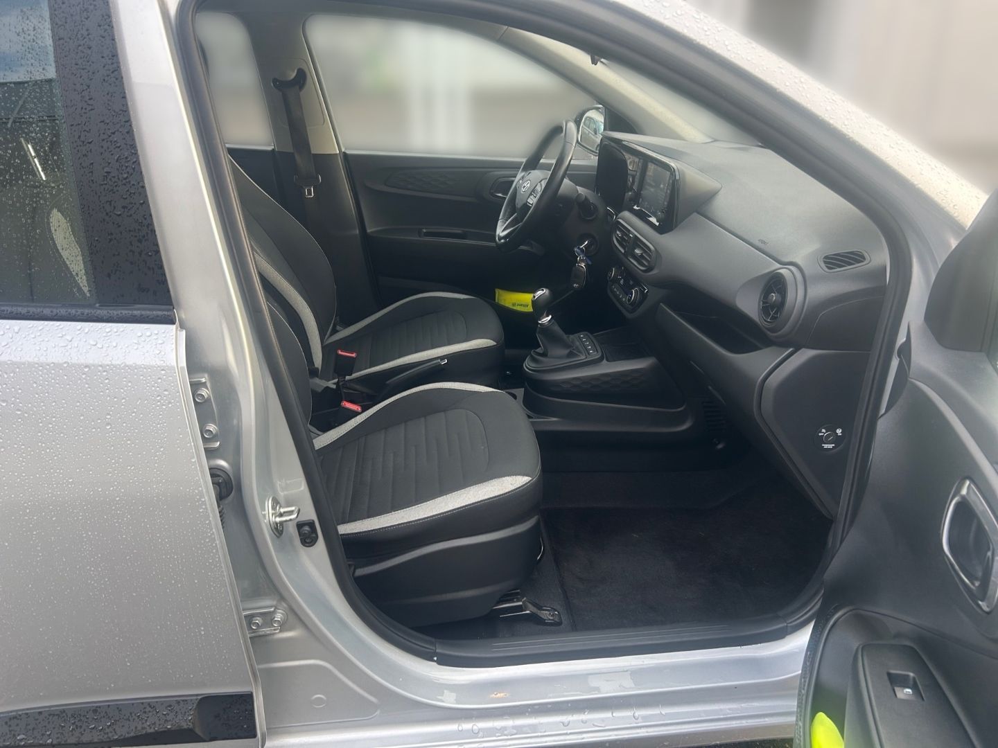 Fahrzeugabbildung Hyundai i10 Trend Navi Apple CarPlay Android Auto Klimaa