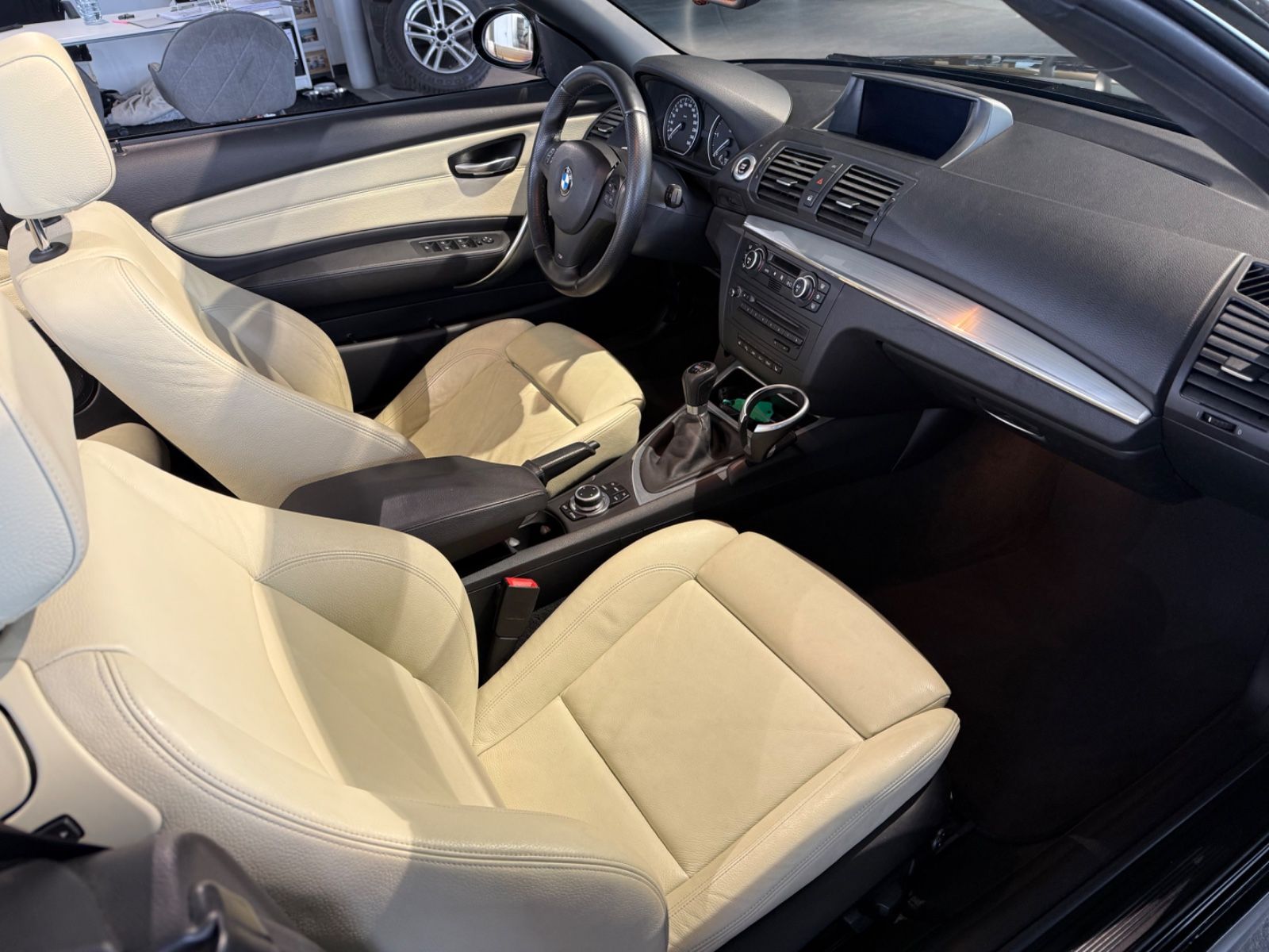 Fahrzeugabbildung BMW 120d Cabrio M Sport *Xenon*NaviProf * PDC*KomfZ*