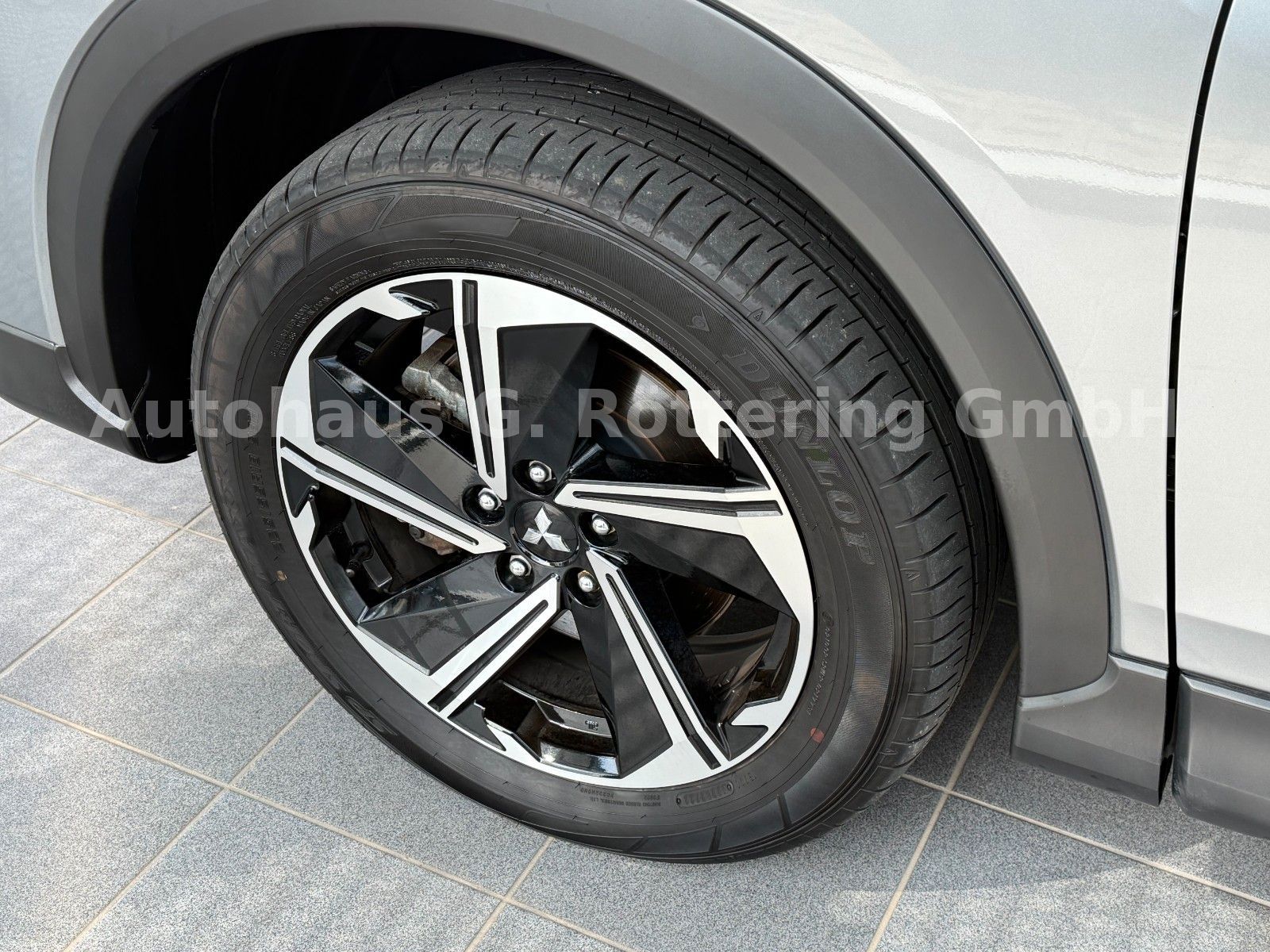 Fahrzeugabbildung Mitsubishi Eclipse Cross 2.4 PHEV 4WD +Kam +BT +SHZ +SOH97%