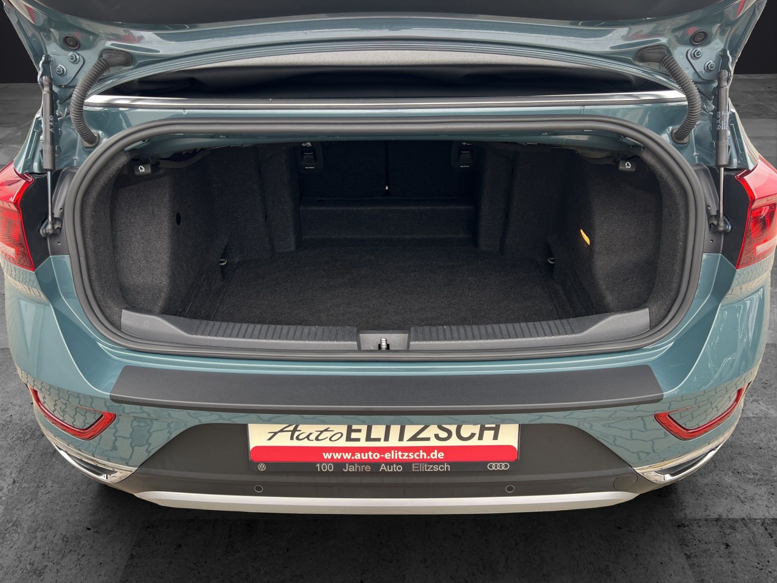 Fahrzeugabbildung Volkswagen T-Roc Cabriolet TSI Style LEDplus Navi AID ACC R
