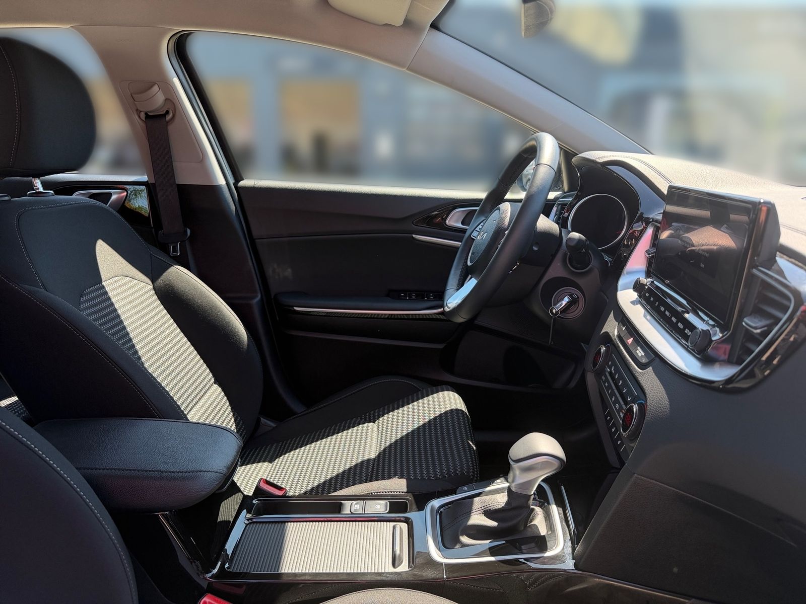 Fahrzeugabbildung Kia CEED_SW 1.5T 140 DCT7 VIS KOMF+ (NAV)