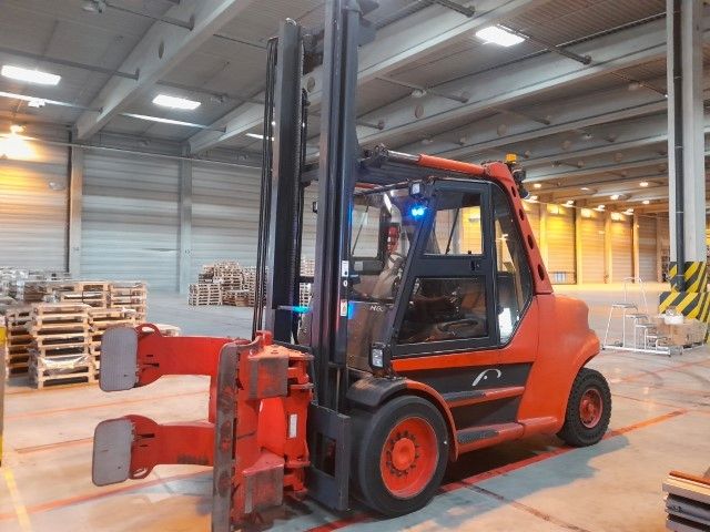 Linde H80D/900 mit Ballenklammer