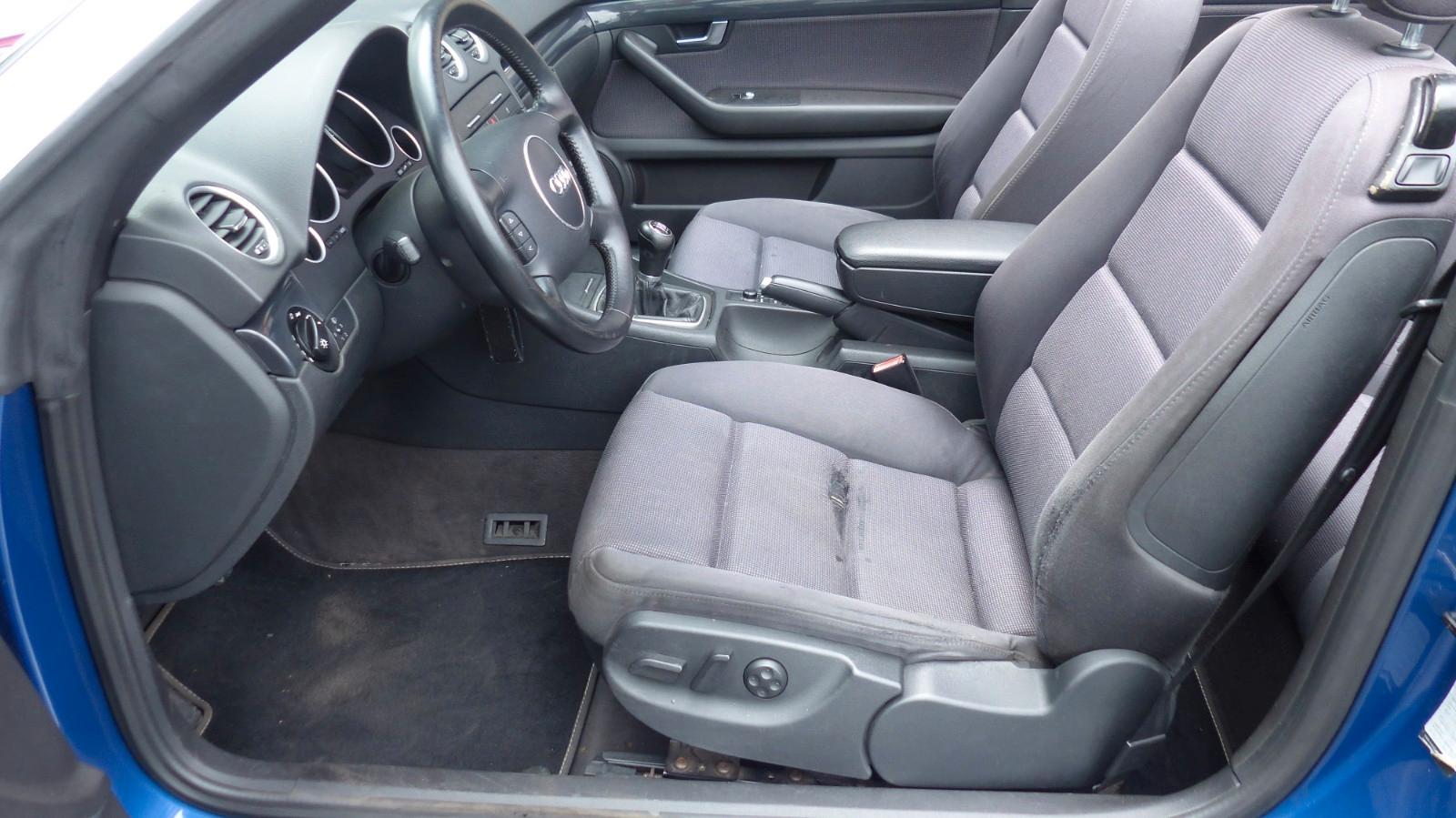 Audi A4 2.4 V6  Cabriolet.SCHALTER.ALU .SHZ. AHK CD.