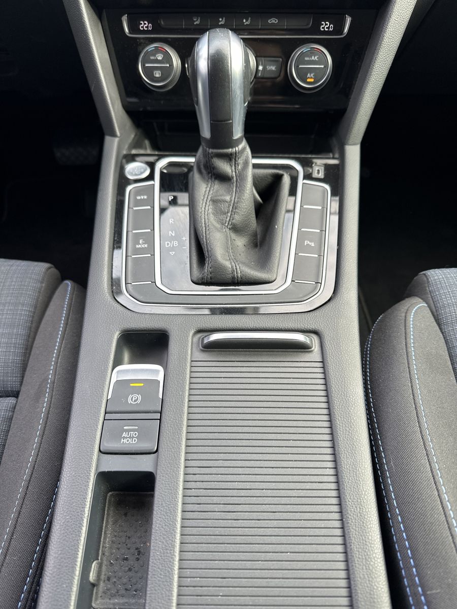 Fahrzeugabbildung Volkswagen Passat Variant 1.4 TSI DSG GTE NAV+LED+ACC+1HD