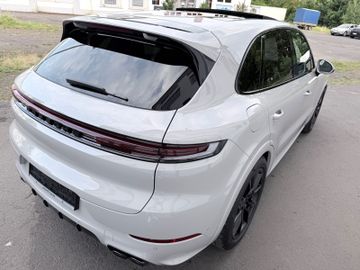 Porsche Cayenne - 2