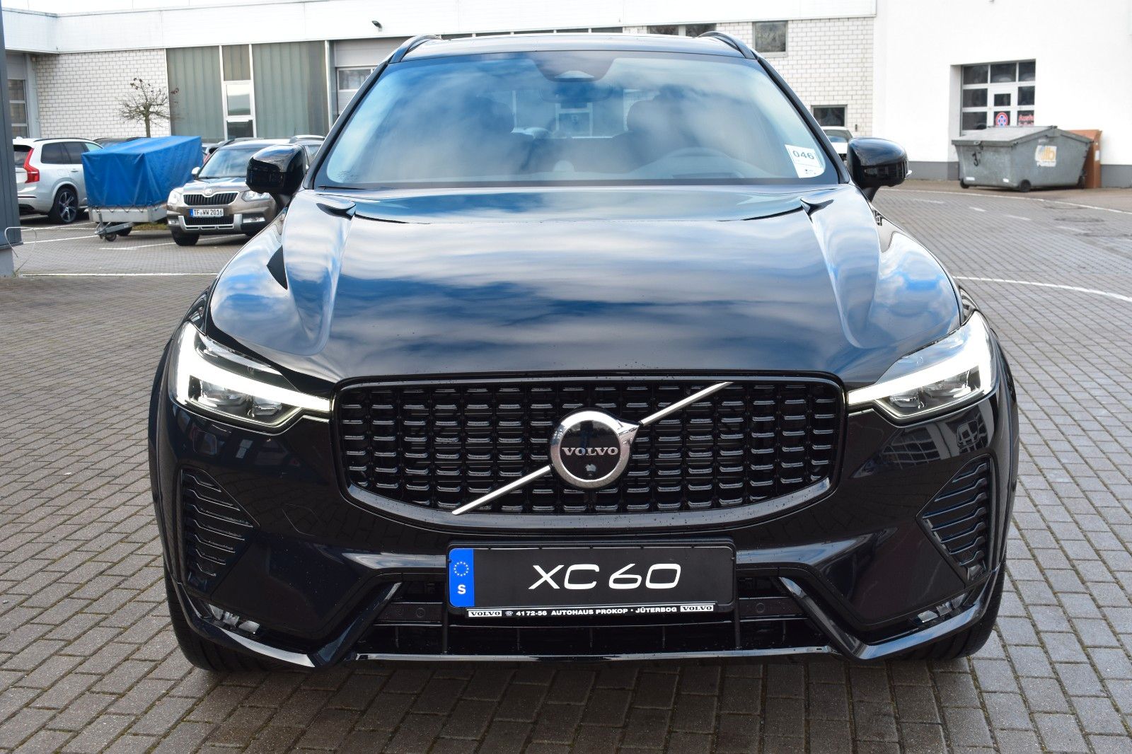 Fahrzeugabbildung Volvo XC60 B5 D AWD Ultimate Dark*STDHZG*LUFT*ACC*AHK