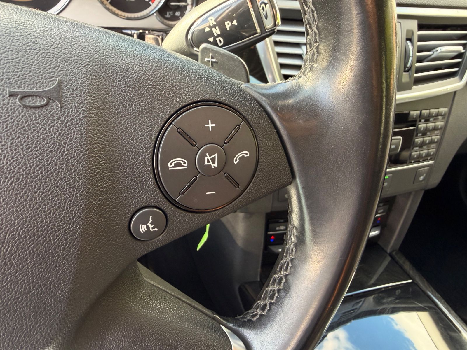 E 220 *Xenon*Klimatr.*Sitzhz*PDC*Navi*S.W*ALU*