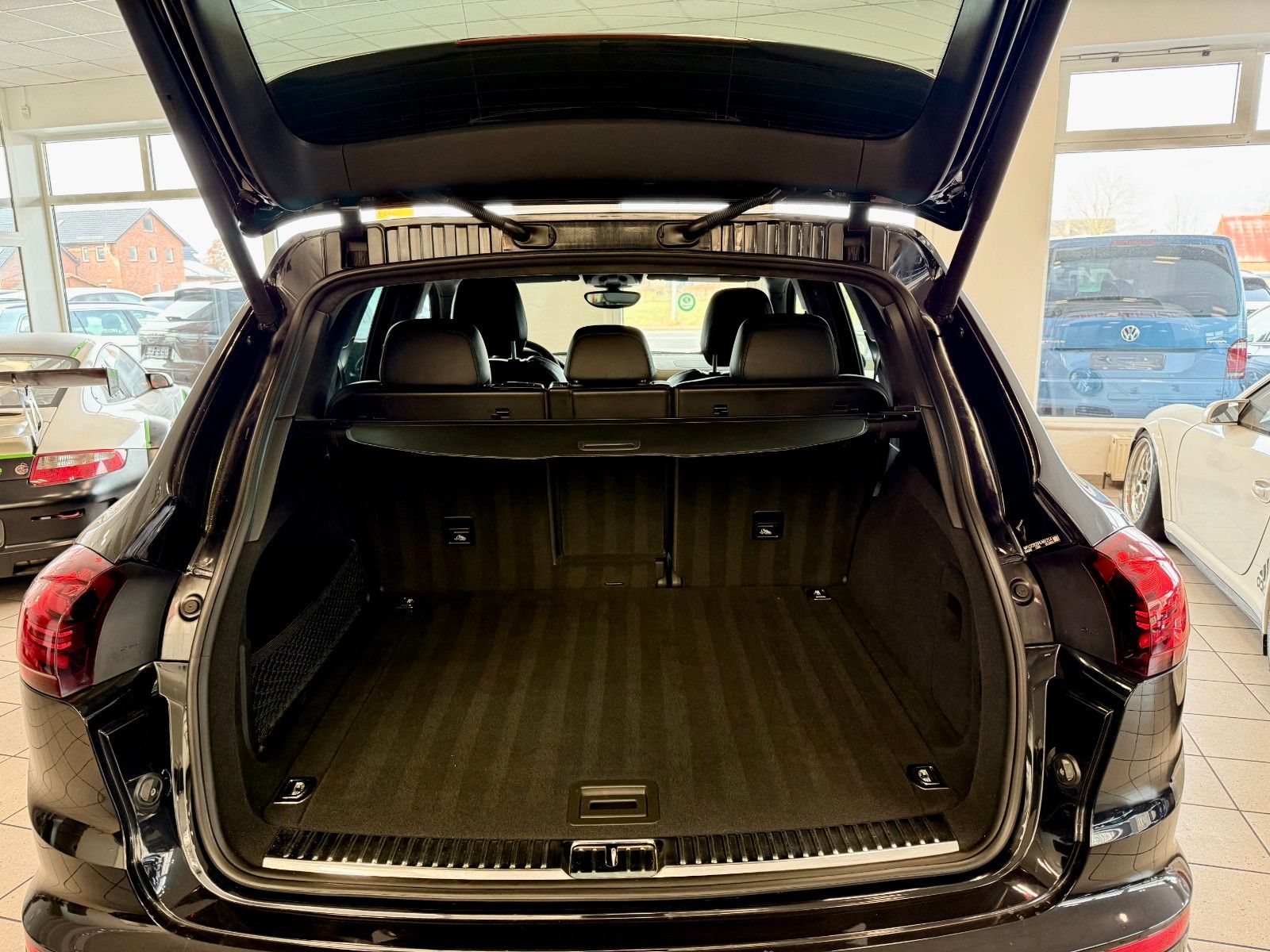 Fahrzeugabbildung Porsche Cayenne GTS Luftfederung/SportChrono/LED/Kamera
