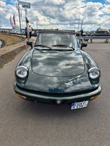 Alfa Romeo Spider - Alfa Romeo: Grün