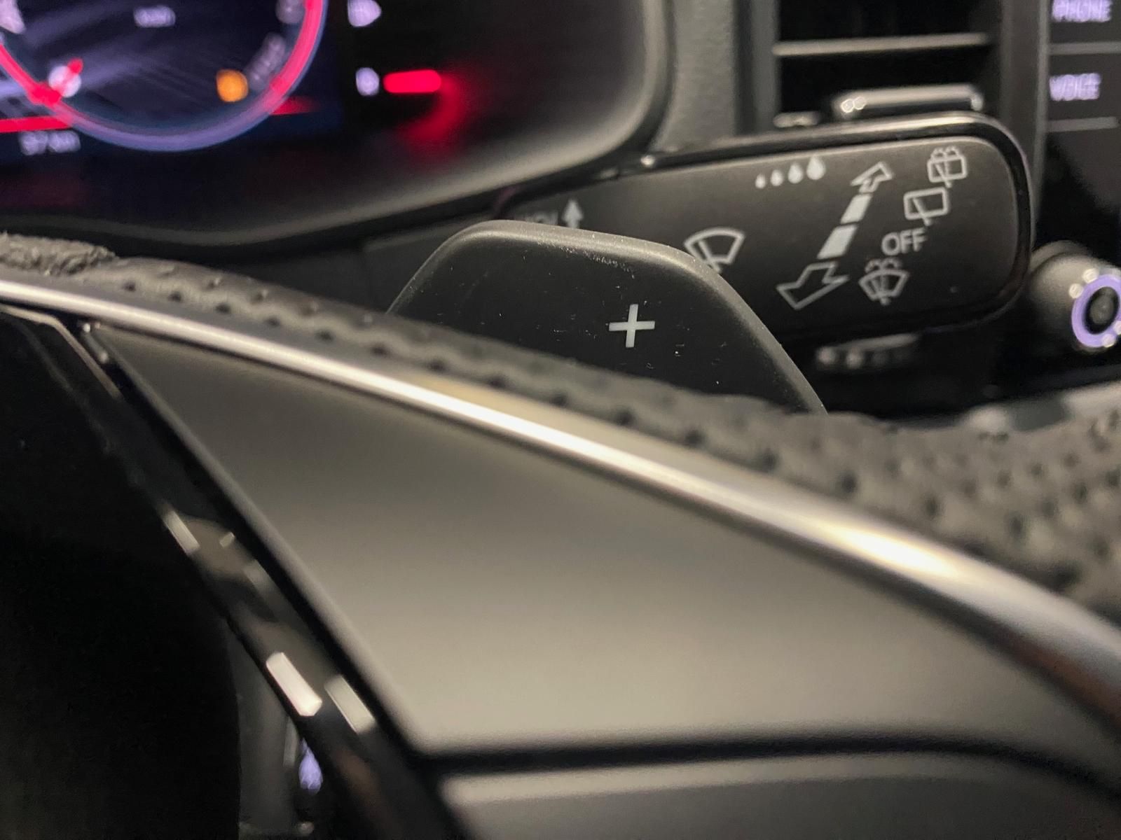 Fahrzeugabbildung SKODA Karoq 1.5 ACT SPORTLINE+5J GA+MATRIX+ACC+360+AHK