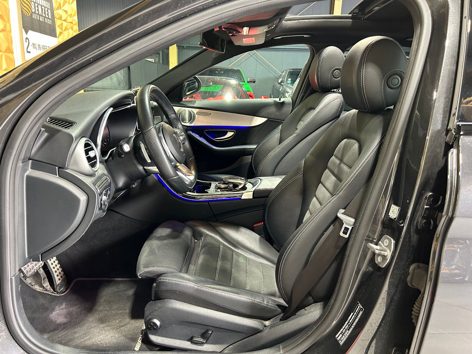 Fahrzeugabbildung Mercedes-Benz C 220 d/AMG-PAKET/PANO/ACC/360°/APPLE