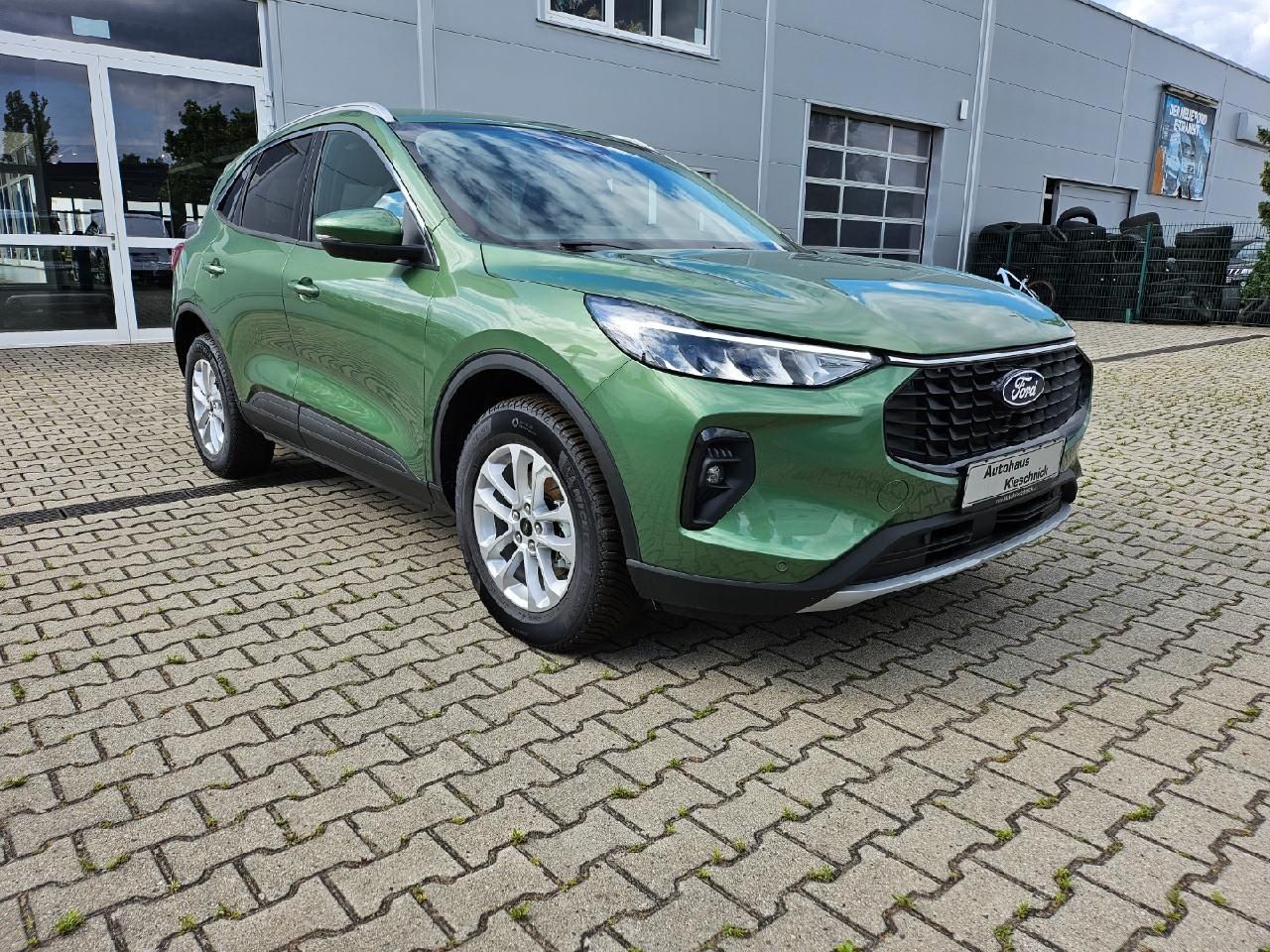 Fahrzeugabbildung Ford Kuga Hybrid Titanium
