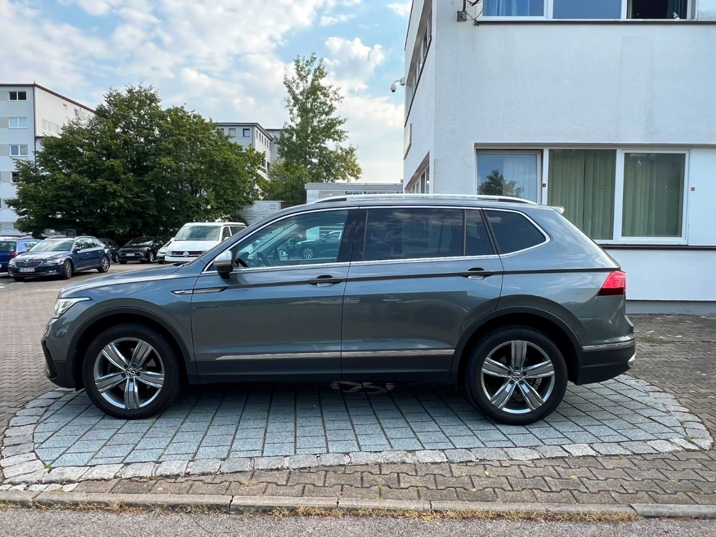 Tiguan Allspace 2.0TDI DSG - APP*LEDER*7SITZ*1HD