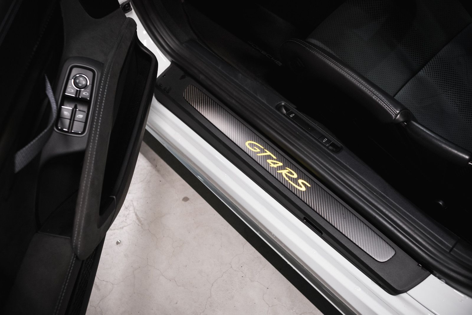 Fahrzeugabbildung Porsche 718 GT4 RS-Weissach-Clubsport-Lift-LED-Kam.-90 L