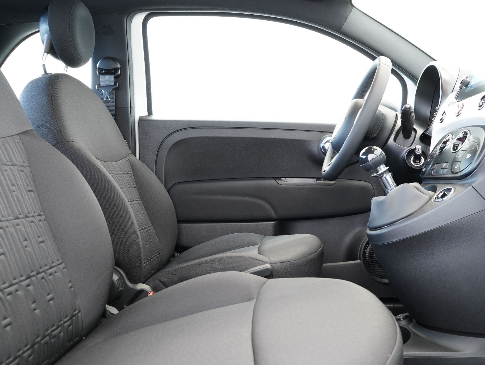 Fahrzeugabbildung Fiat 500 1.0 Mild Hybrid KOMFORT/TECH/NAVI/CARPLAY