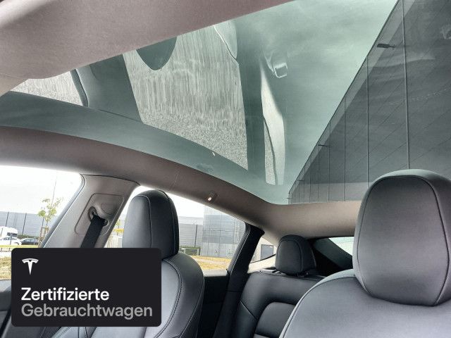 Tesla Model Y Long Range AWD foto 18