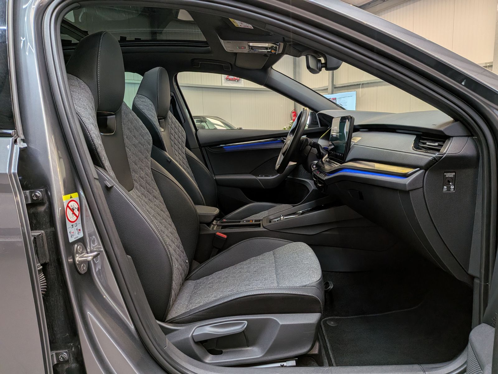 Fahrzeugabbildung SKODA Octavia 1.5 TSI Sportline MATRIX PANO AHK 5J-Gar