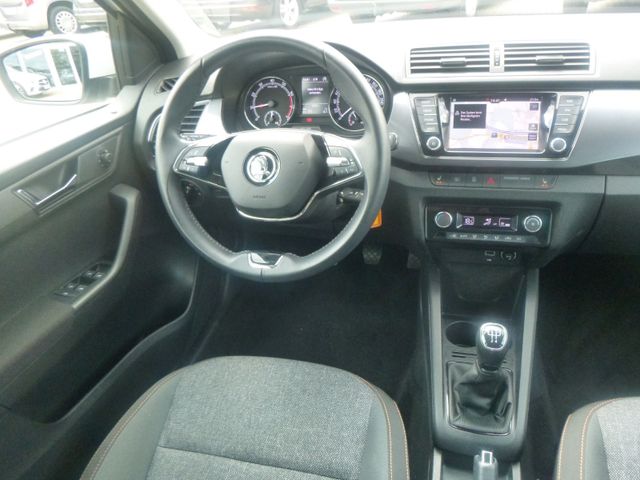 Fahrzeugabbildung Skoda Fabia Combi 1,0 TSI >NAV/LED/SHZ/PDC<