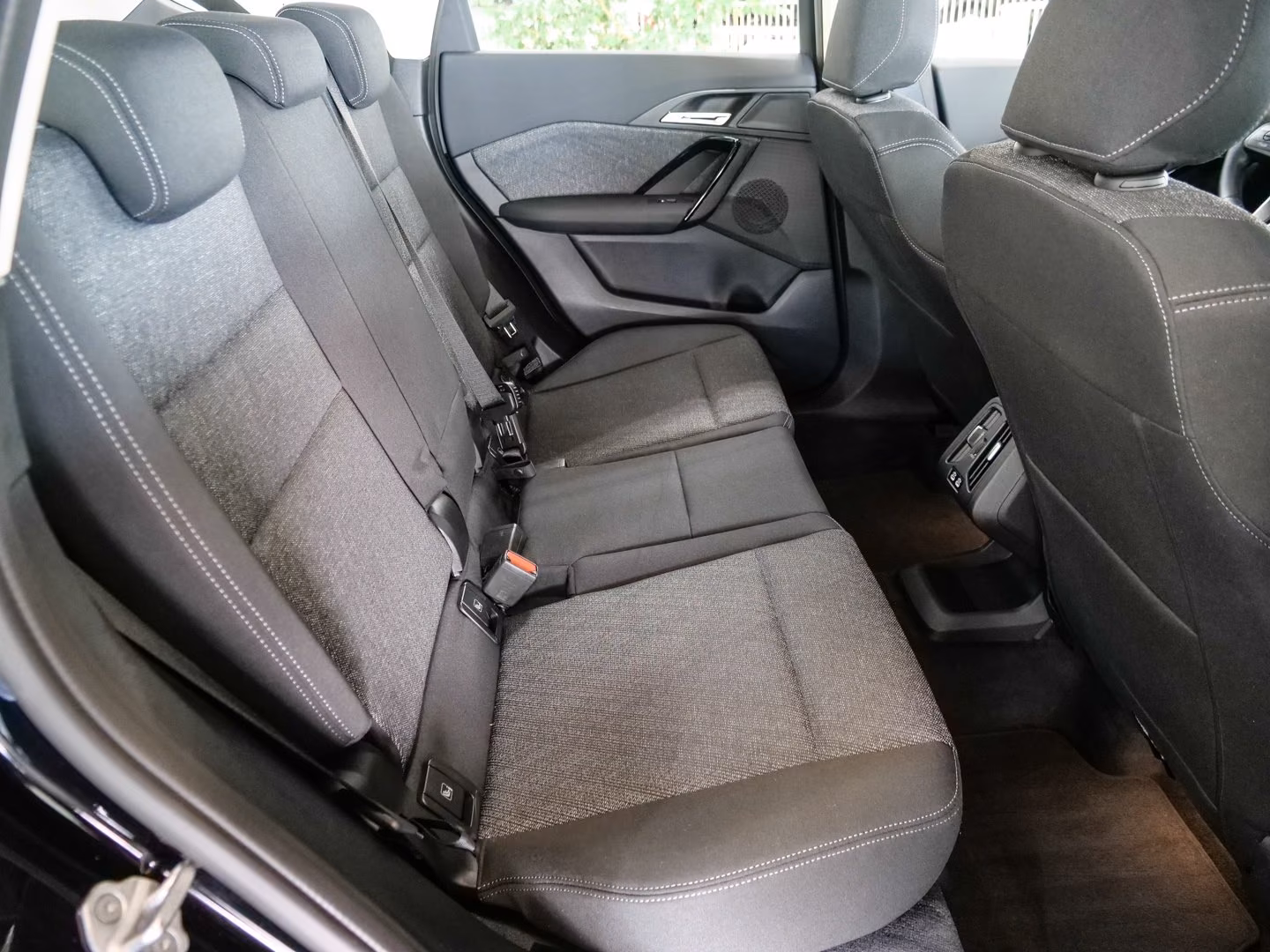 BMW X1 sDrive18d Aut Nav LED Parkass+RFK+PDC Shz 17", миниатюра 13