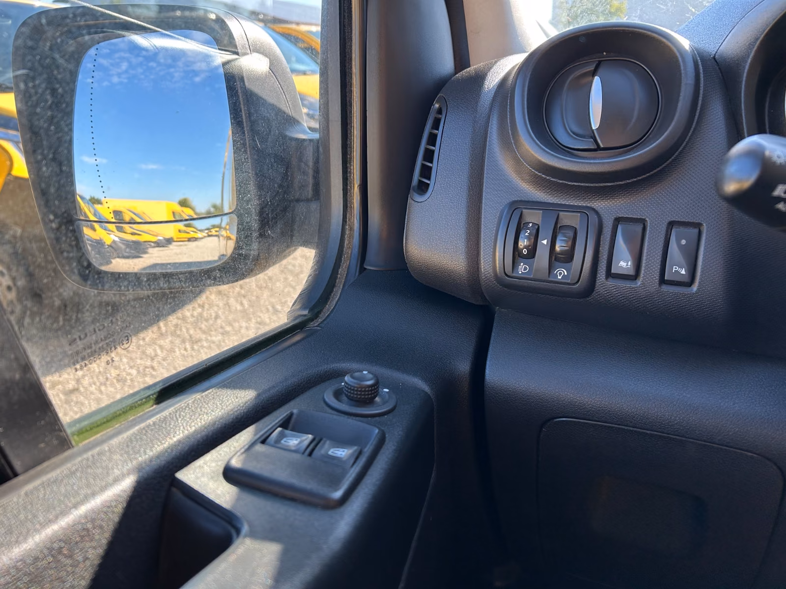 RENAULT TRAFIC L2H1 - 120ch - 52 000KMS
