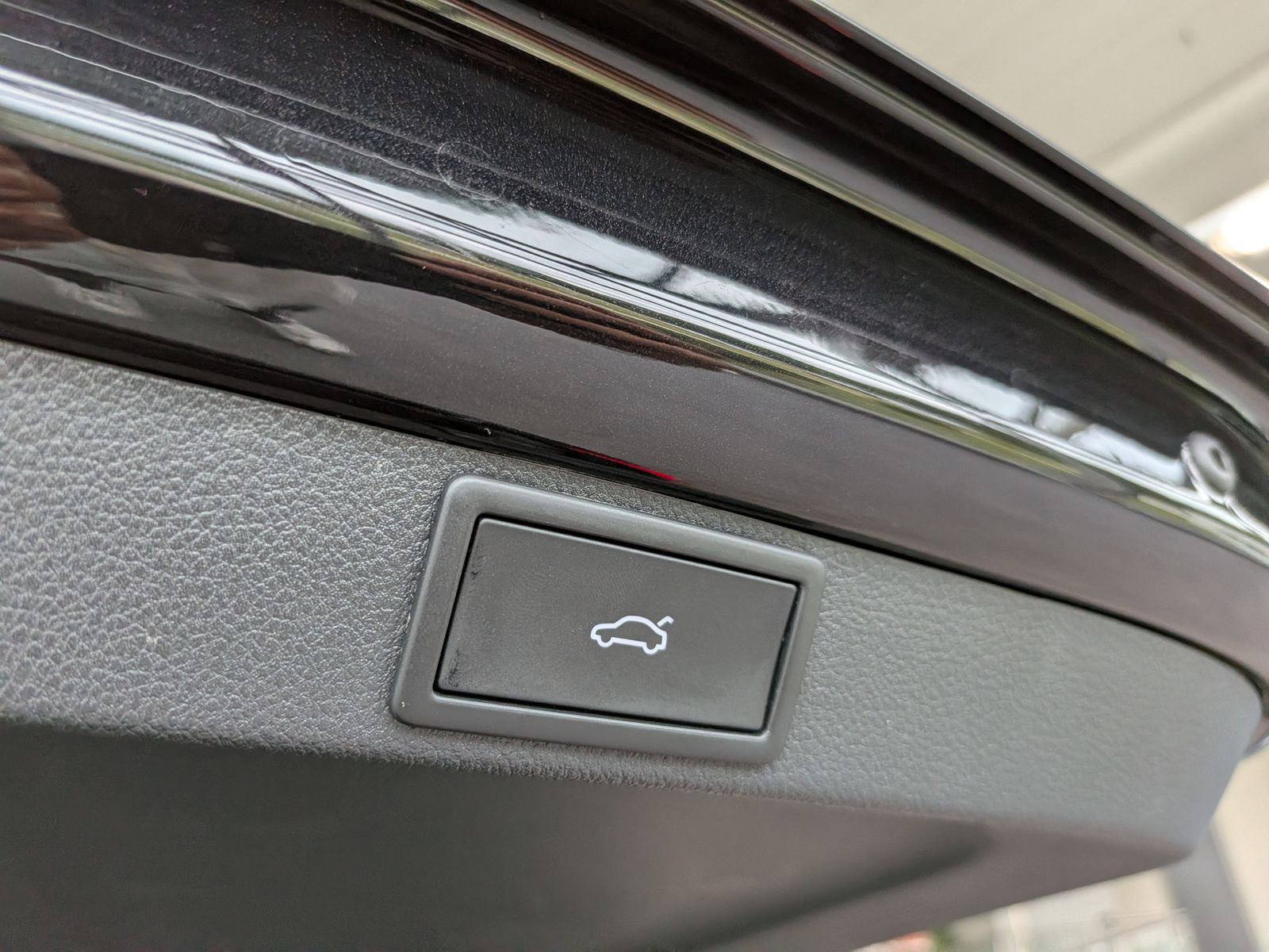 Fahrzeugabbildung SKODA Octavia 2.0TDI Sportline Matrix Canton Pano ACC